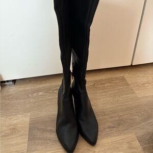 Marc Fisher LTD Lannie Knee High
Boot 
Size 8
